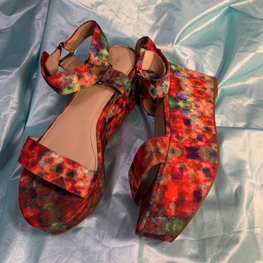 Zara Trafaluc colorful floral rainbow platform velcro strap sandals shoe size 8